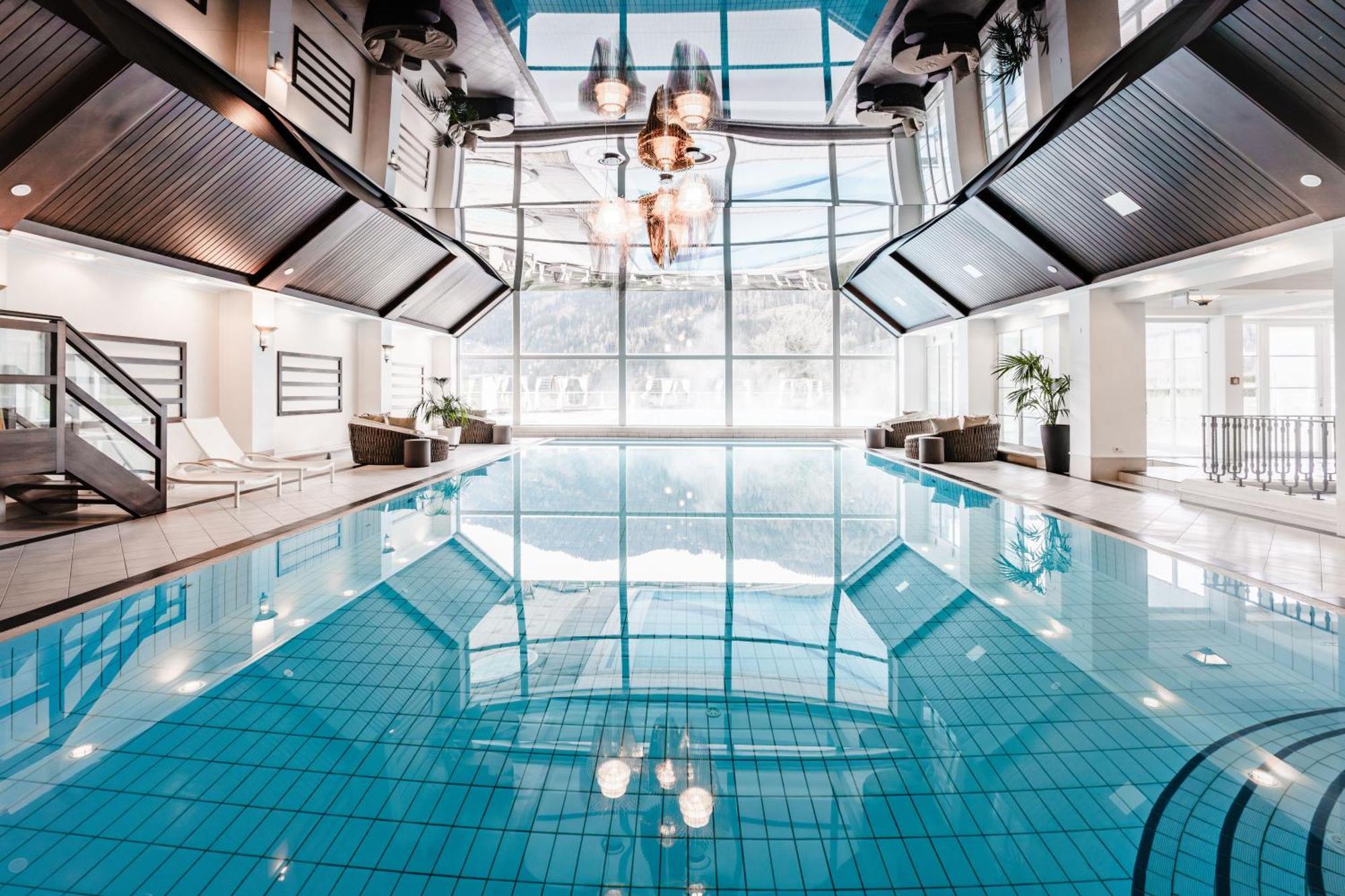 Imlauer Hotel Schloss Pichlarn 艾根恩斯道尔 外观 照片 The pool at the Hotel de la Paix